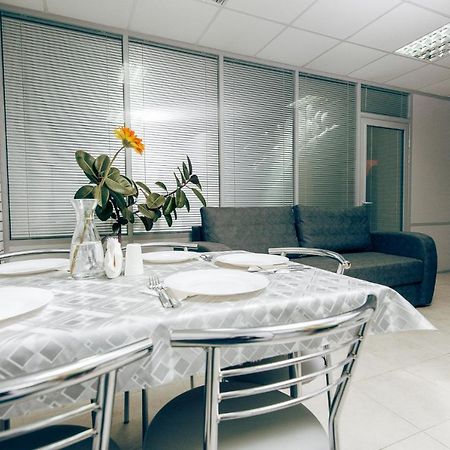 Tenistiy Vandrarhem Odessa Exteriör bild